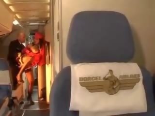 Kuum kuni trot stjuardess seljas a liige sees mõlemad augud