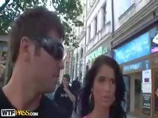 Pasangan anal memukul di teras